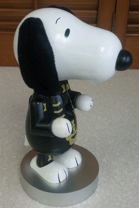 Peanuts Snoopy Skeleton Halloween Nutcracker 2016 Snoopy Halloween Decor