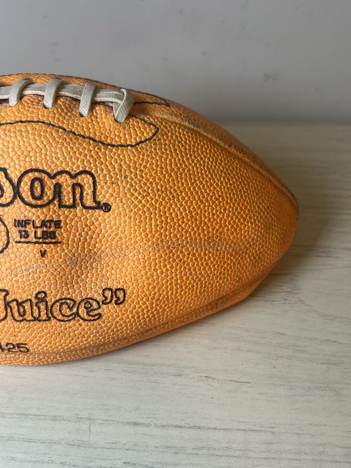 OJ SIMPSON F0425 Orange WILSON FOOTBALL "The JUICE" Vintage 1970s 1980s
