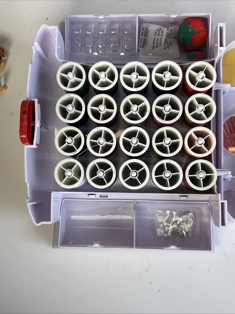 SINGER Sew Essentials Foldup Case Sewing Kit Portable Organizer Full Thread & Et