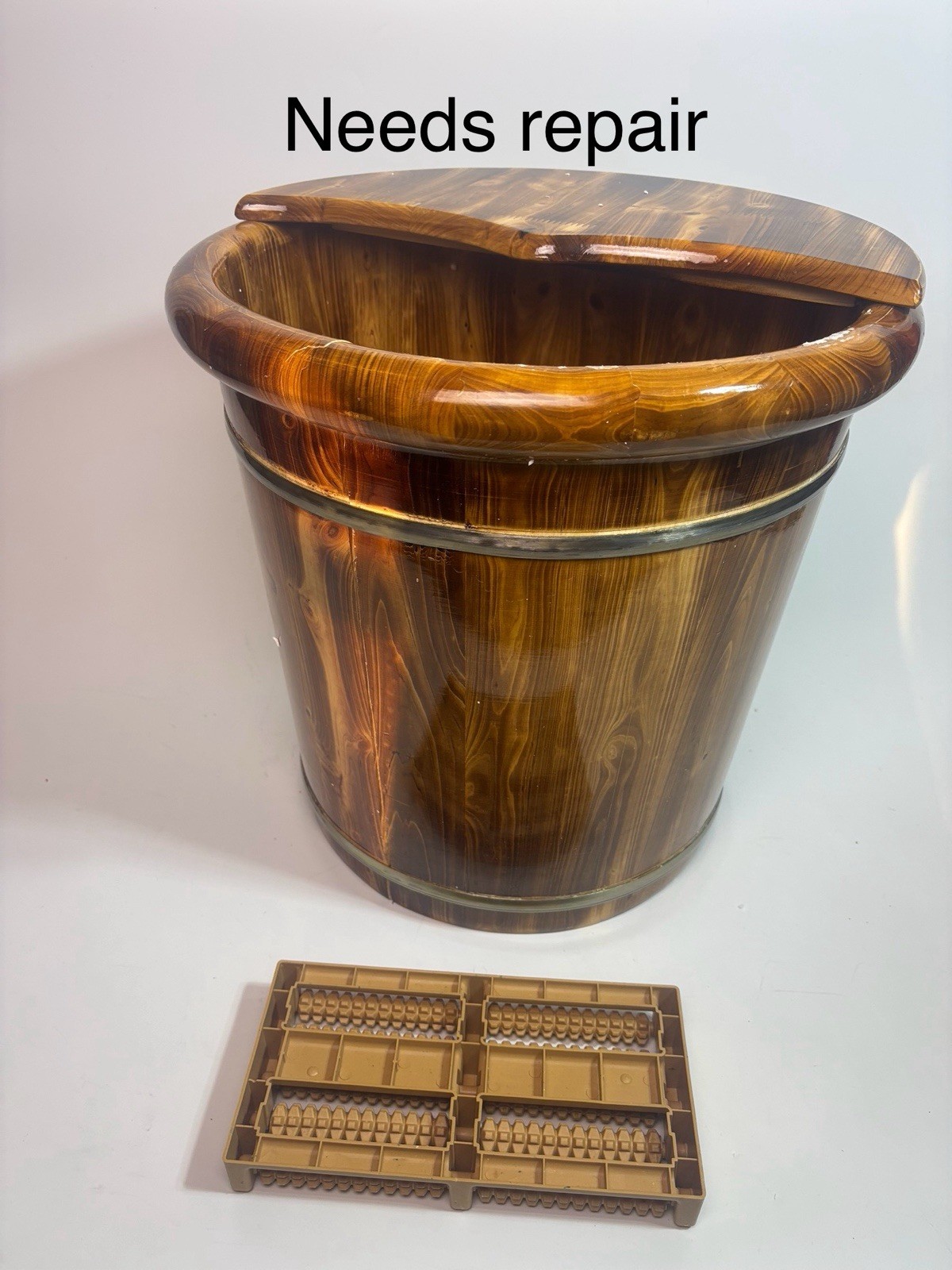 Wooden Foot Bath Bucket with Massage Beads for Relaxation and Insulation