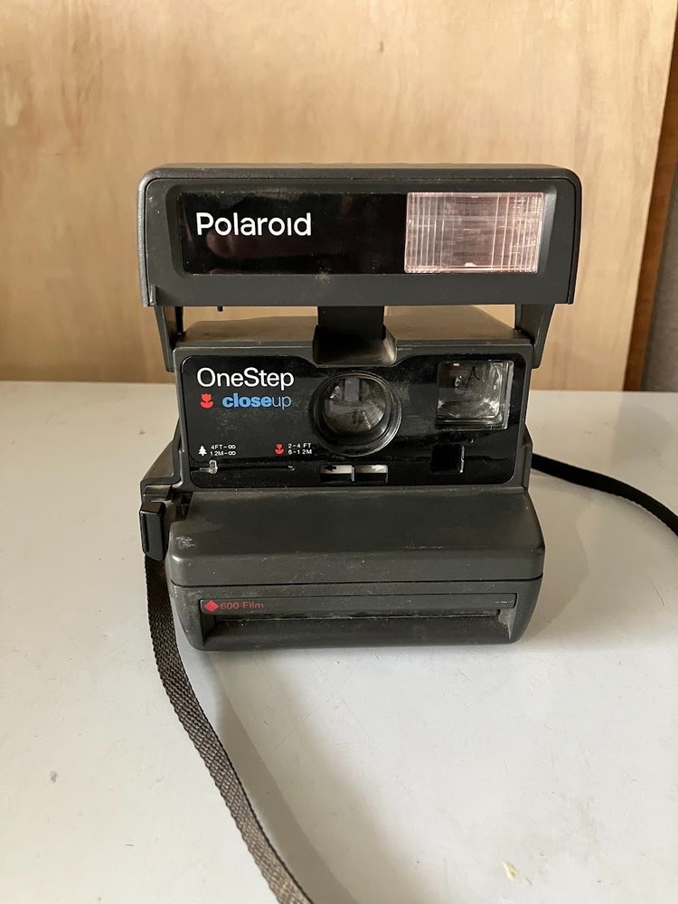 Polaroid One Step Close Up 600 Camera-Strap - Untested FREE SHIPPING