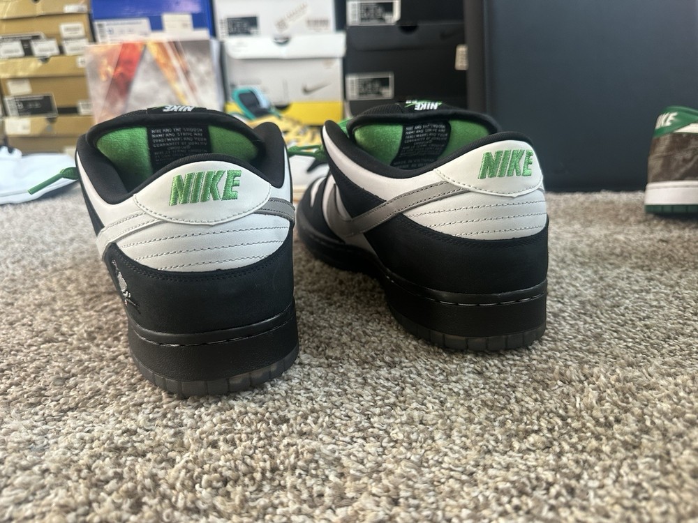 Nike SB Dunk Low Panda Pigeon