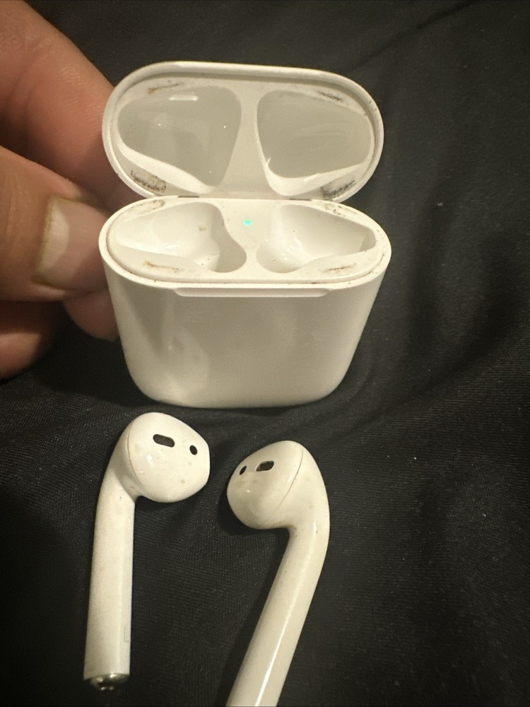 Apple AirPods Charging Case Wireless Bluetooth Compatible White