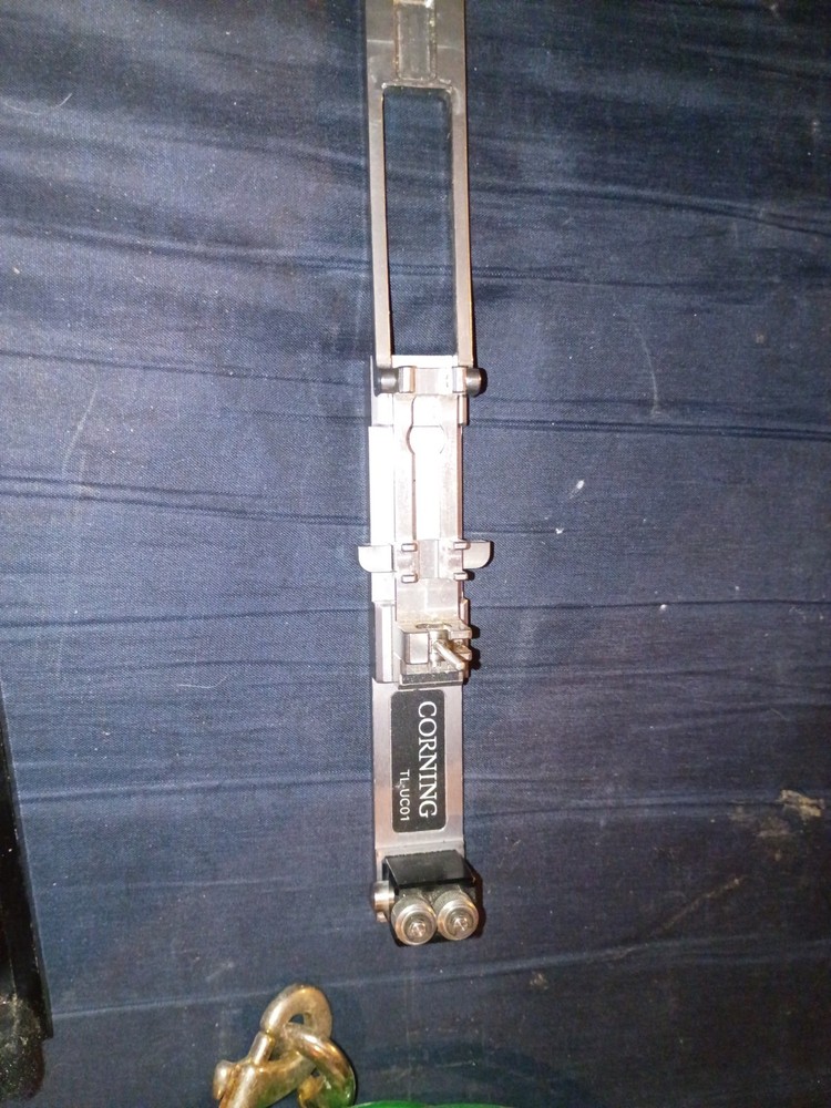 Corning TLUC01 Fiber Optic Cleaver