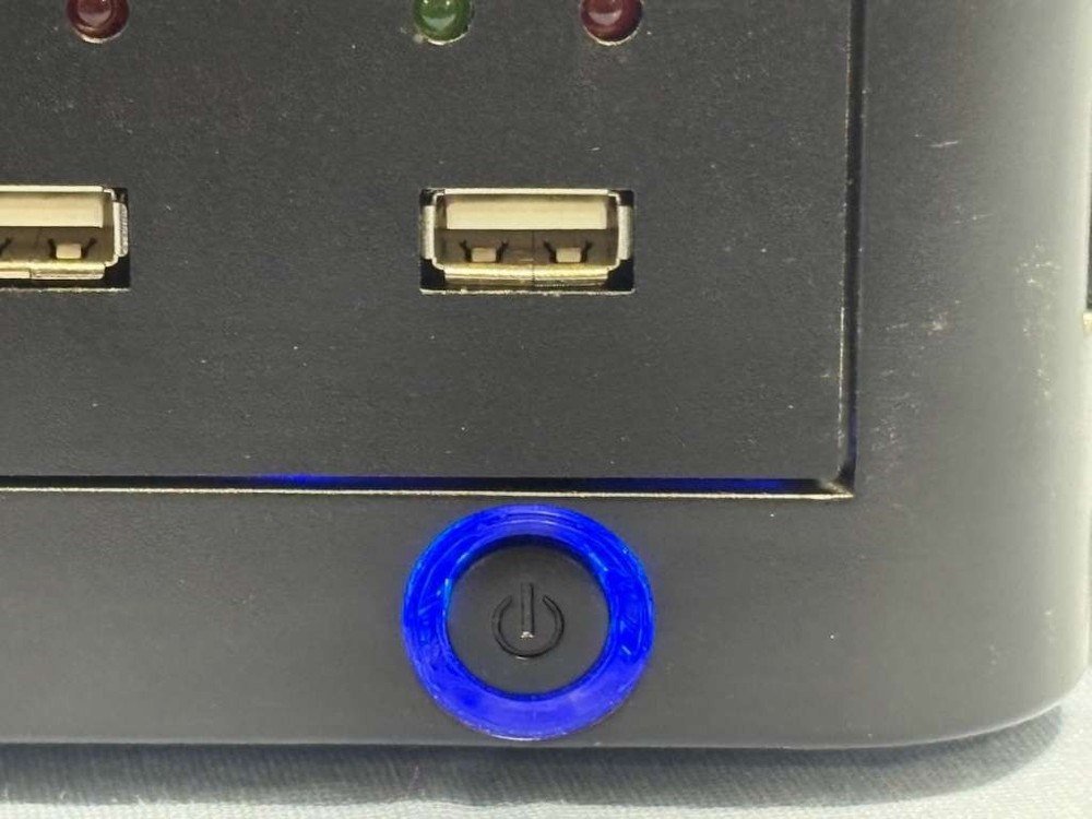 Microboards Technology 8 Port USB Flash Drive Duplicator Model CFD-USB-07