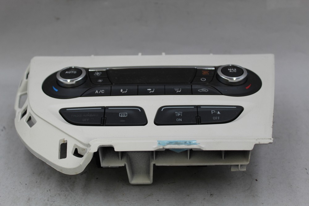 13 14 FORD FOCUS WHITE CLIMATE CONTROL PANEL OEM