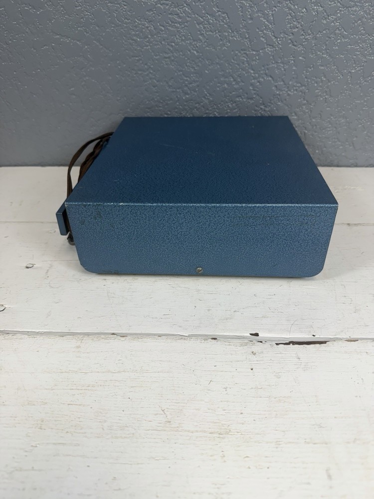 Vintage Conar Instruments Model 680 TV Pattern Generator Turns On