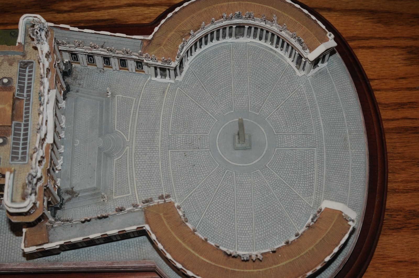 The Vatican St. Peters Basilica Model with Wood Base Religion Christianity *****
