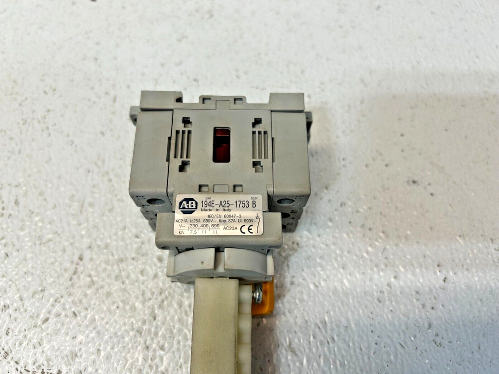 Allen-Bradley 194E-A25-1753 SER B Load Switch