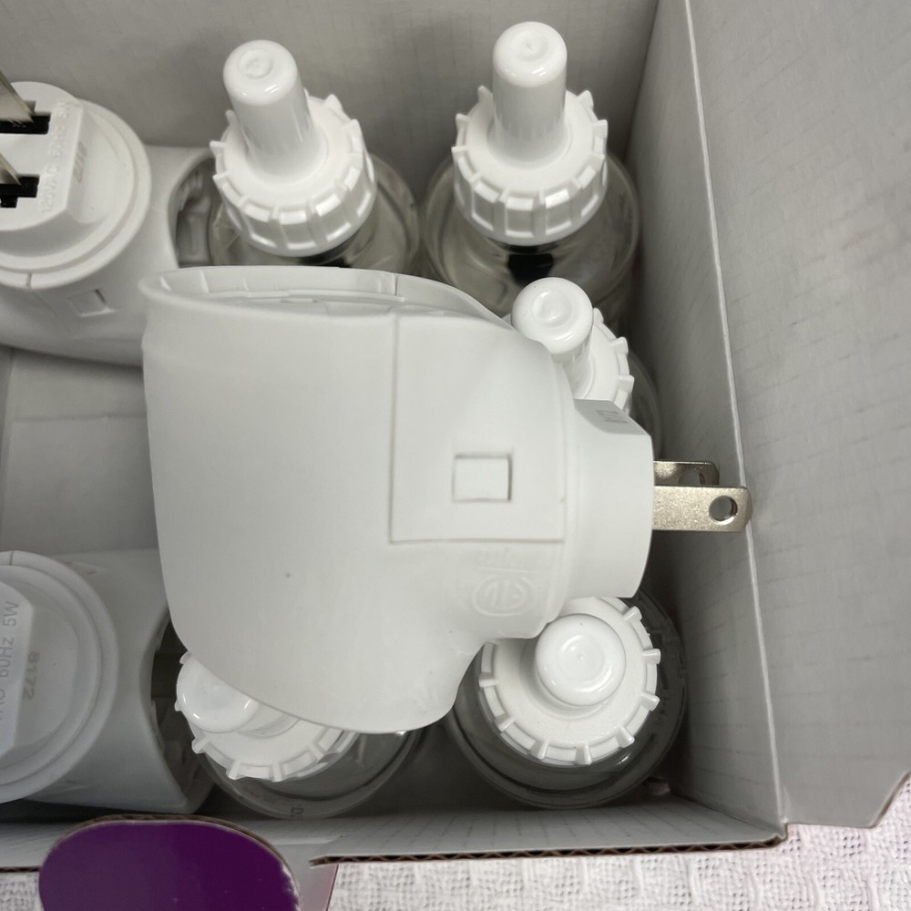Comfort Zone Cat Calming Diffuser Kit with 3 diffusers and 6 refills