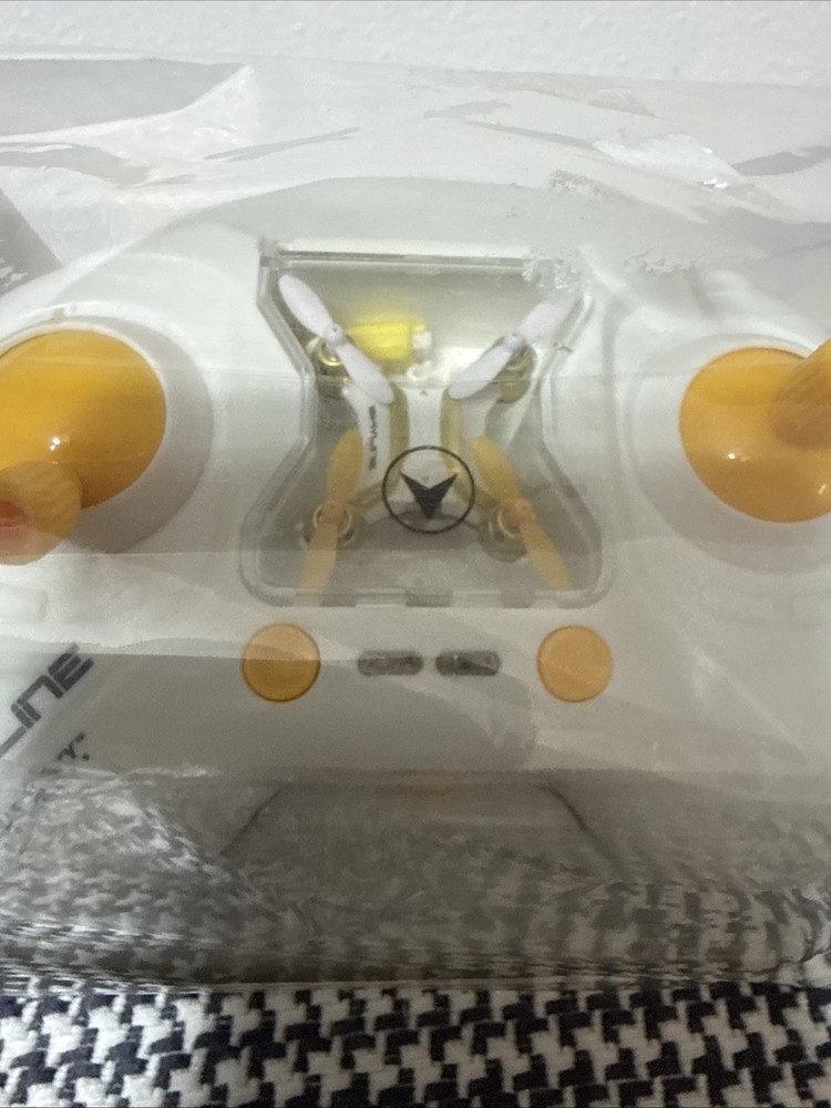 Blue Sky Skyline FX20 Microhawk Quadcopter Mini Drone Easy To Fly Yellow Knobs