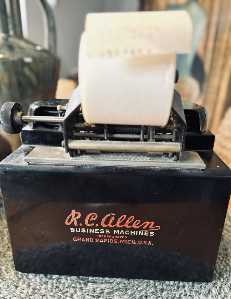 Vintage R.C. Allen Model 805 Mechanical Adding Machine w Paper Roll
