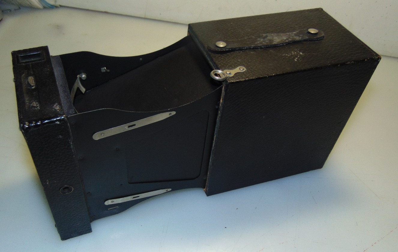 Vintage KODAK BROWNIE No. 2a Box Camera