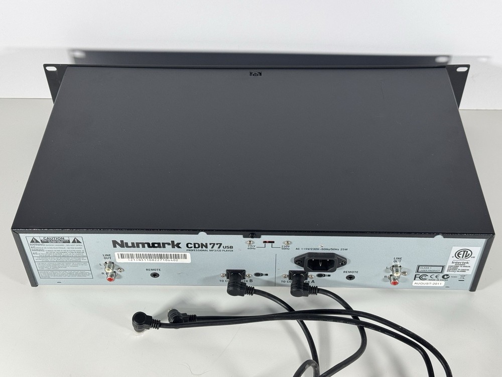 NUMARK CDN77USB DUAL CD/MP3/USB PLAYER. IDEAL FOR DJS, STUDIOS. 19" RACKMOUNT
