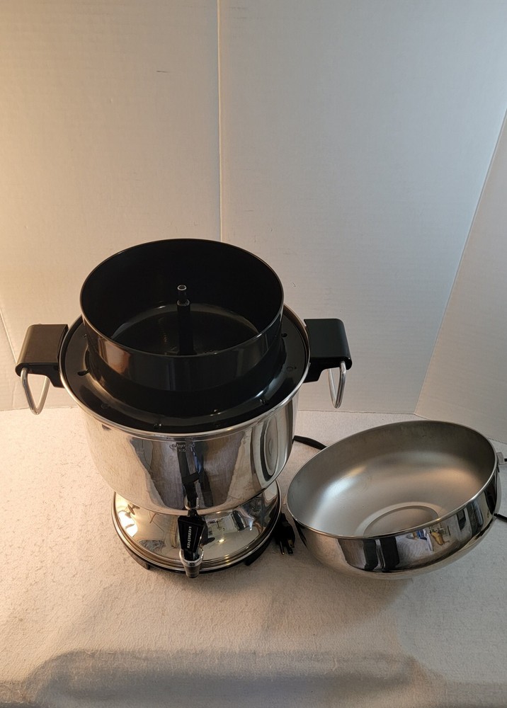 Farberware 12-36 Cup Percolator. Model L-1360 Coffee Maker
