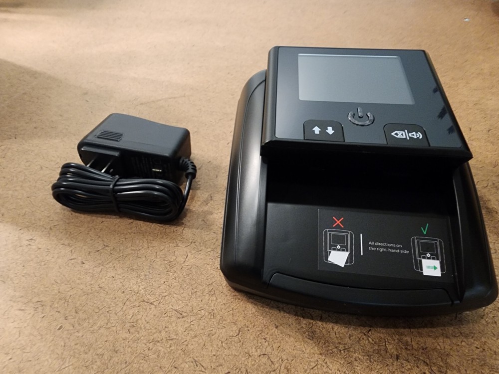 NEW Detectalia Banknote Counterfeit Detector D7T+