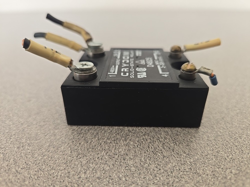 CRYDOM D4825 Solid State Relay Output 480VAC 25A Input 3-32VDC