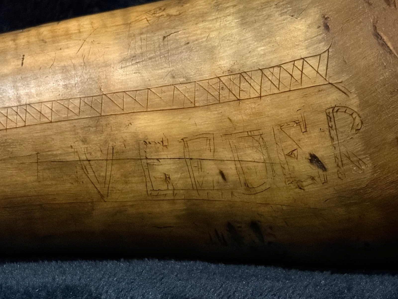 Amazing Carved Powder Horn..French & Indian/Revolutionary War Era..PLEASE LOOK!