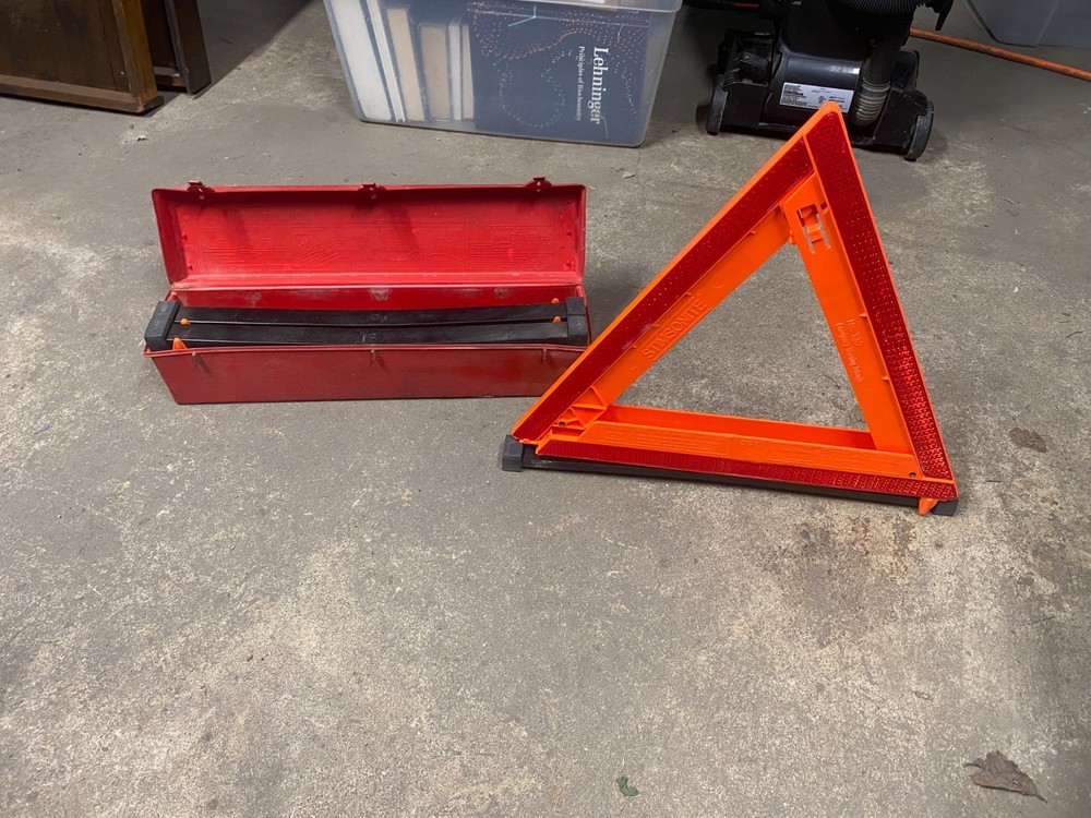 3 Vintage  Simpsonite DOT Approved Emergency Warning Triangles Set  Case