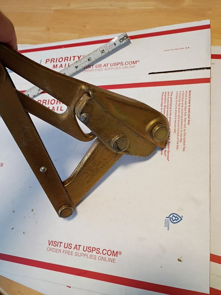 Klein Tools 1684-73 EHS Cable Pulling Jaw Grip, 8000lb Max, .25.50 in