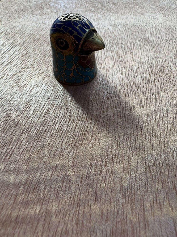 Enamel bird head thimbles