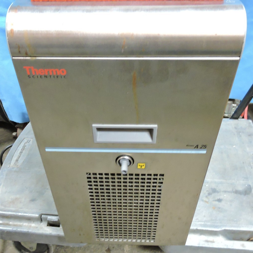 Thermo Haake A25 Chiller Recirculating Bath / AC200 Controller with Hoses / 230V