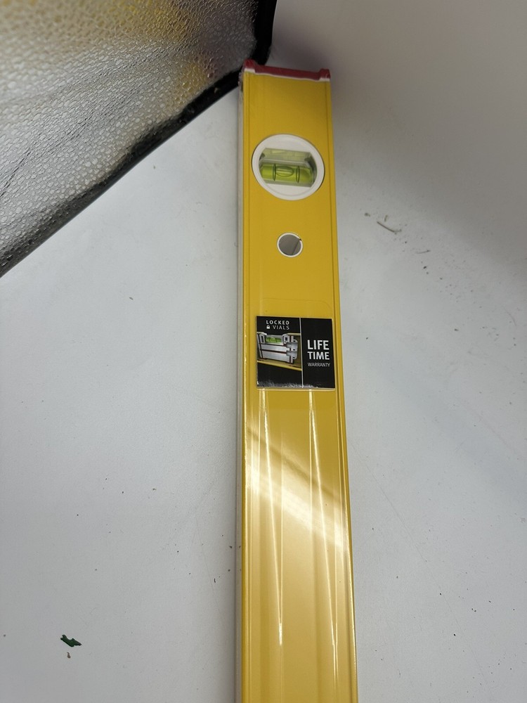 The Stabila Type 80A-2 48-Inch General Construction