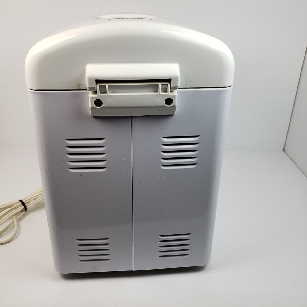 Hitachi HB-D301 Automatic Home Bakery White Bread Machine WORKING