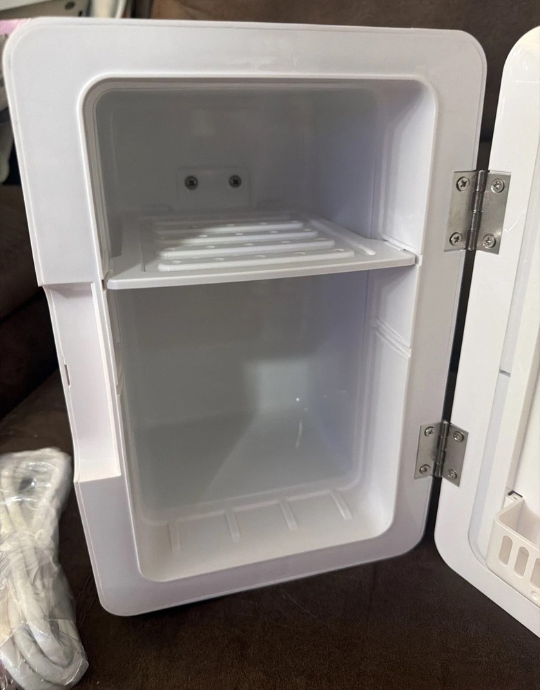 Personal Chiller Led Lighted Mini Fridge Cans