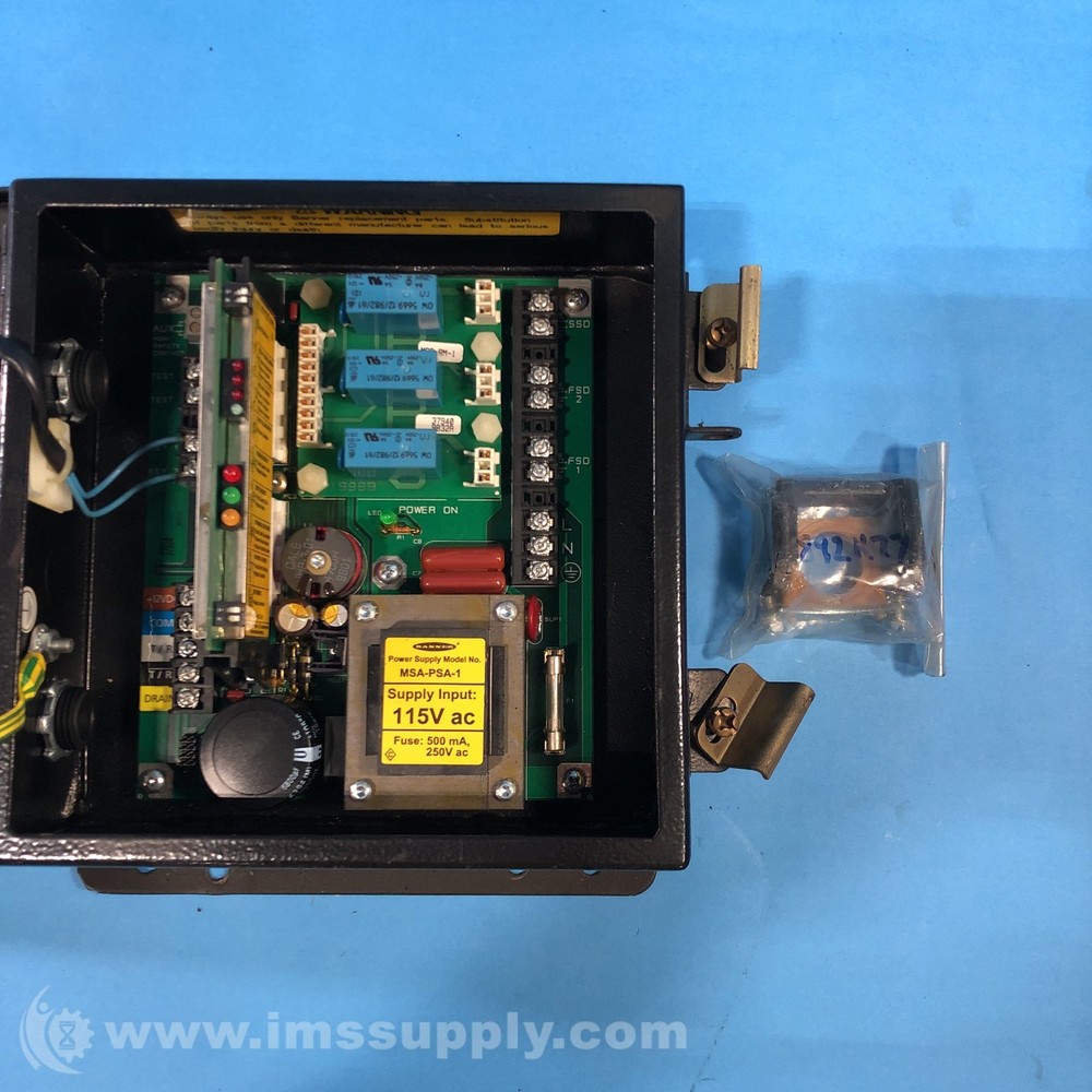 Banner Engineering Corp. MSCA-1 MINI-SCREEN Metal Control Box USIP