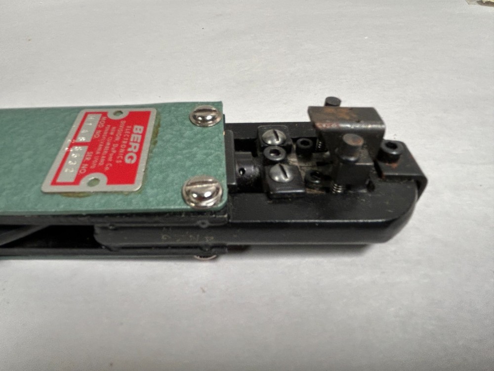 Vtg Berg Model HT 48 Electronics Crimping Tool Crimper (A20)
