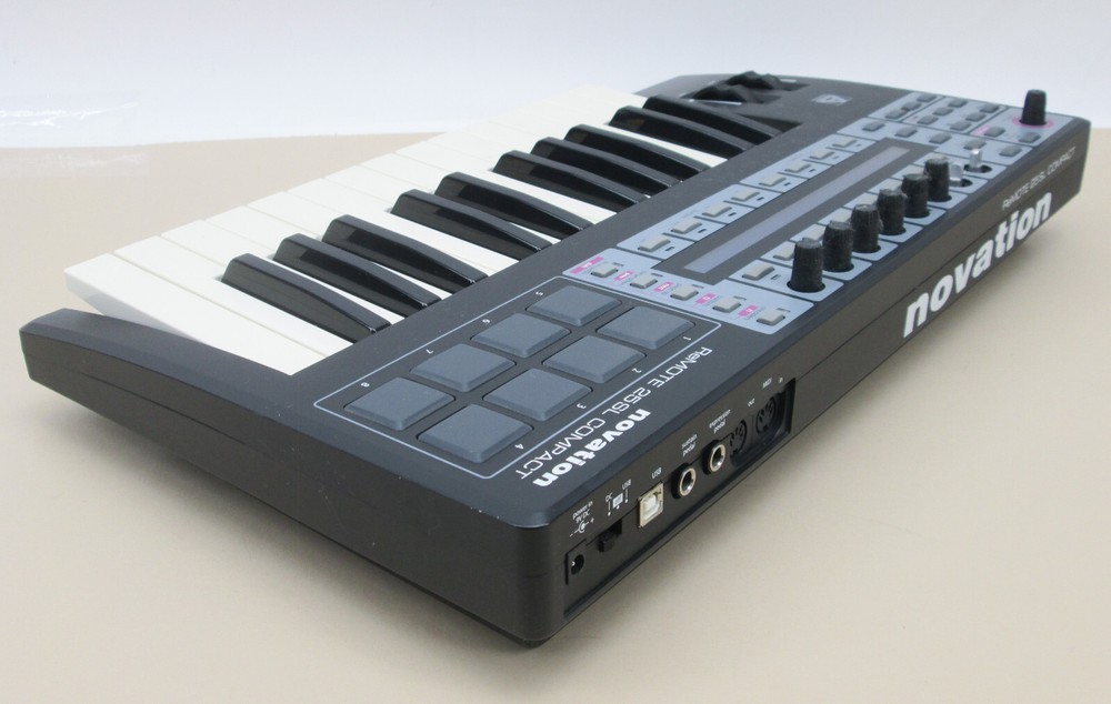 Novation Remote 25SL Midi Controller Keyboard w/ Power Supply