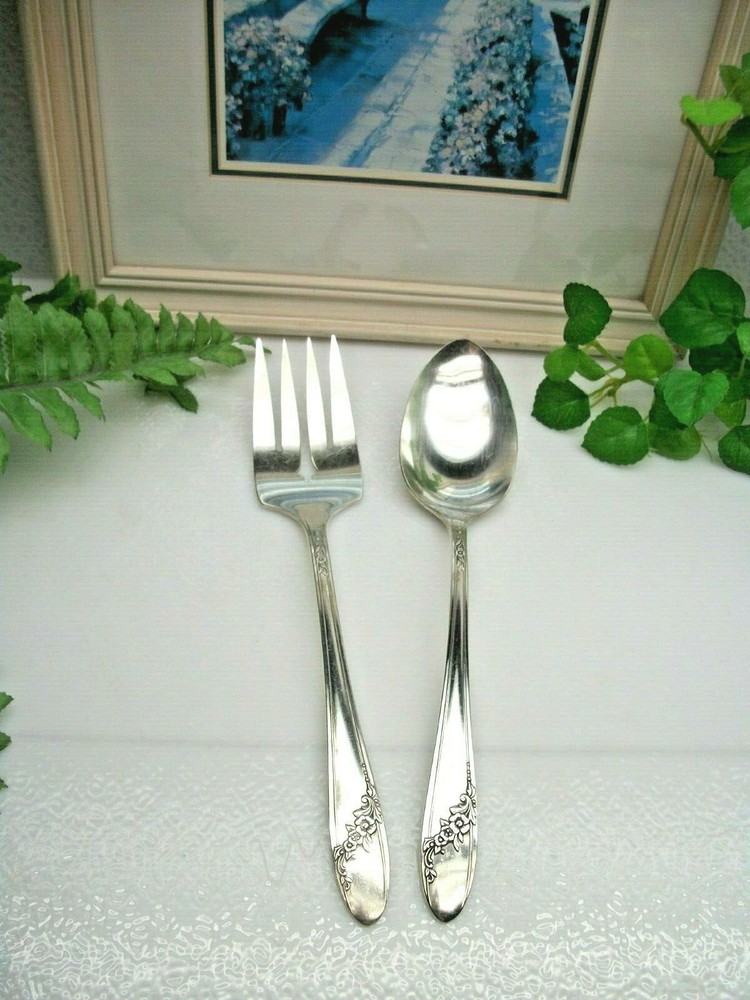 Oneida   QUEEN BESS II   Silverplate  Solid Serving Spoon & Cold Meat Fork  1946