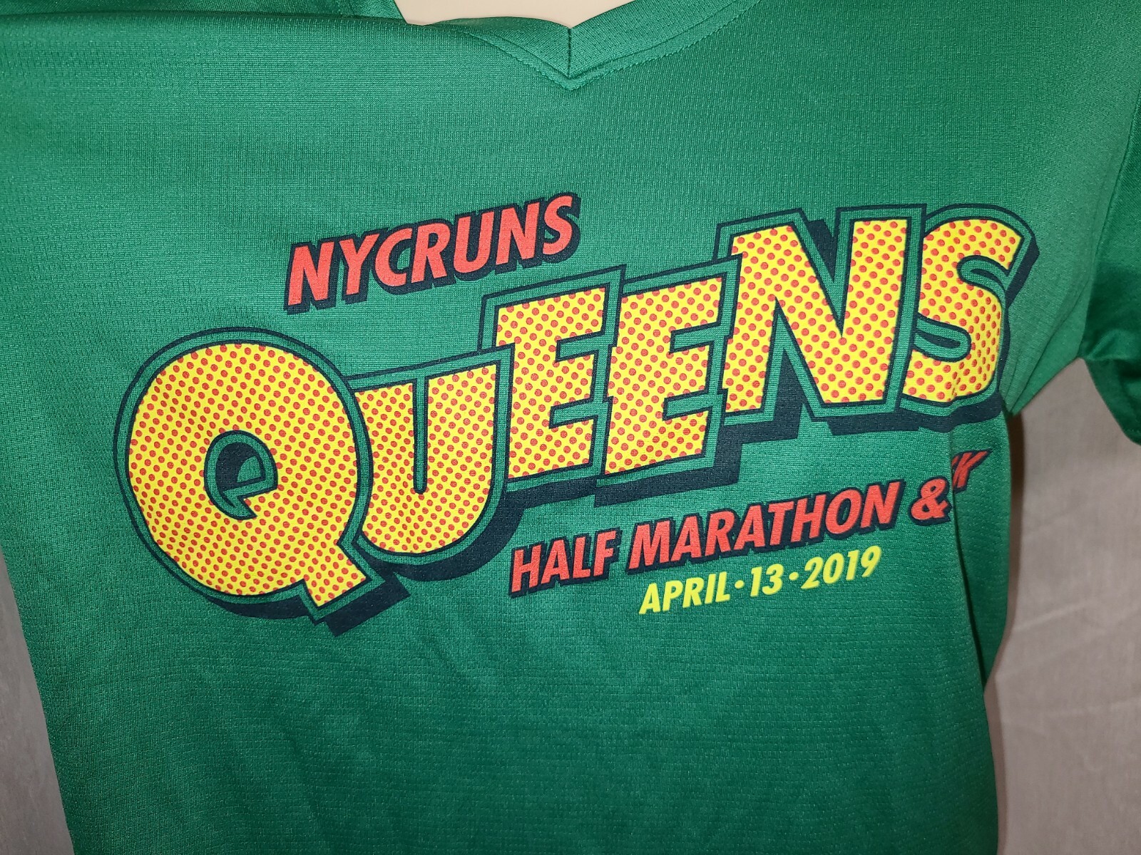 2019 NYC Runs Queens Half Marathon & 5K Womens Medium Green Jersey