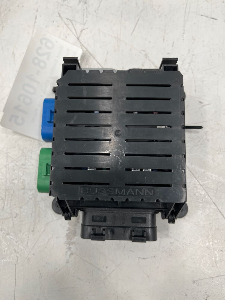 2004 Freightliner Century Class Fuse Panel (628-10615)