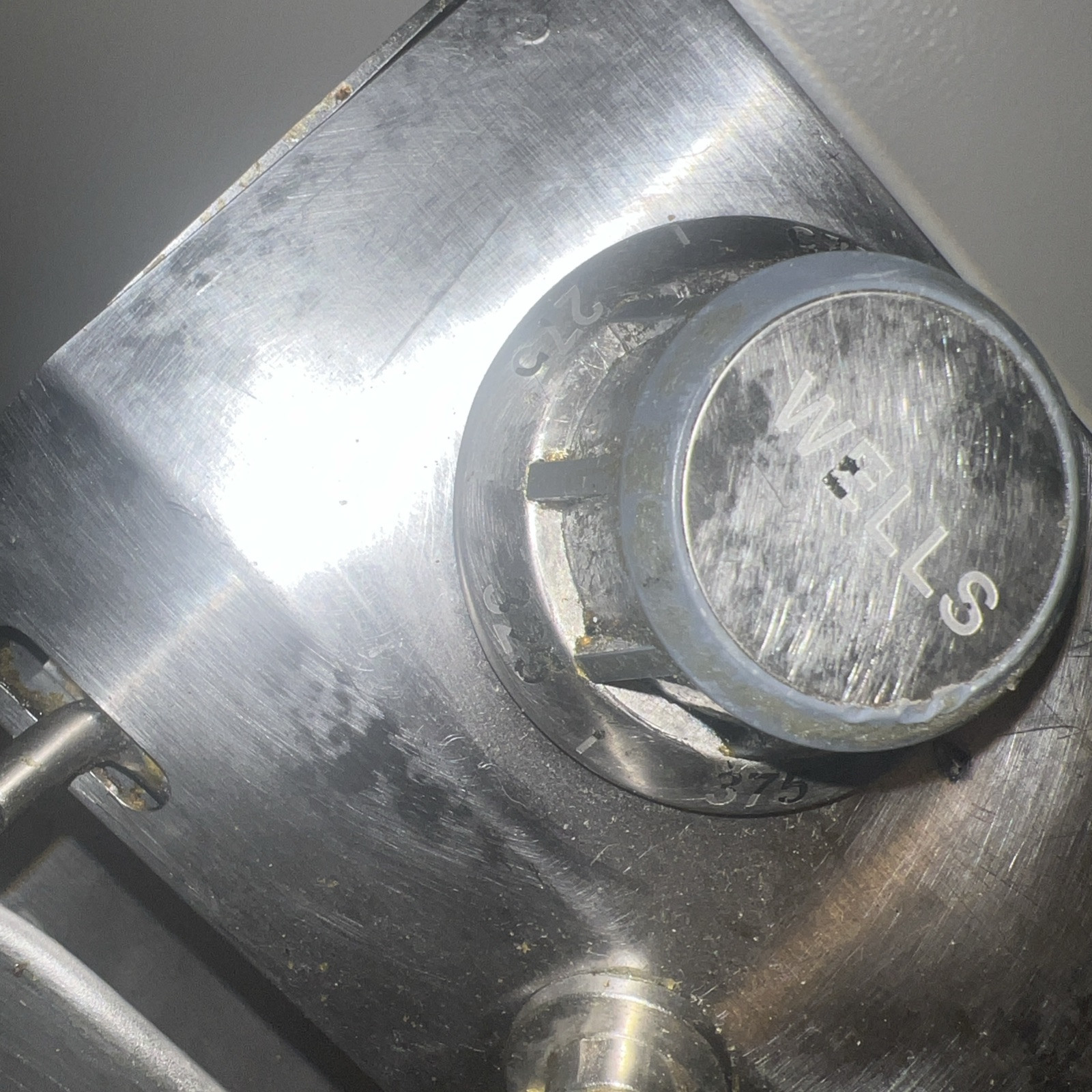 Wells 5E-F15 15 lb. Electric Countertop Fryer - 208-240V, 4319/5750W UUU