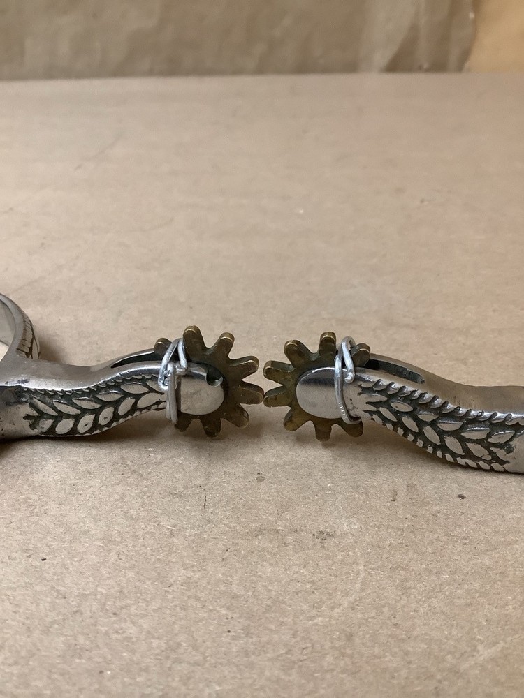 PAIR SPURS & BROWN LEATHER (G29012424)
