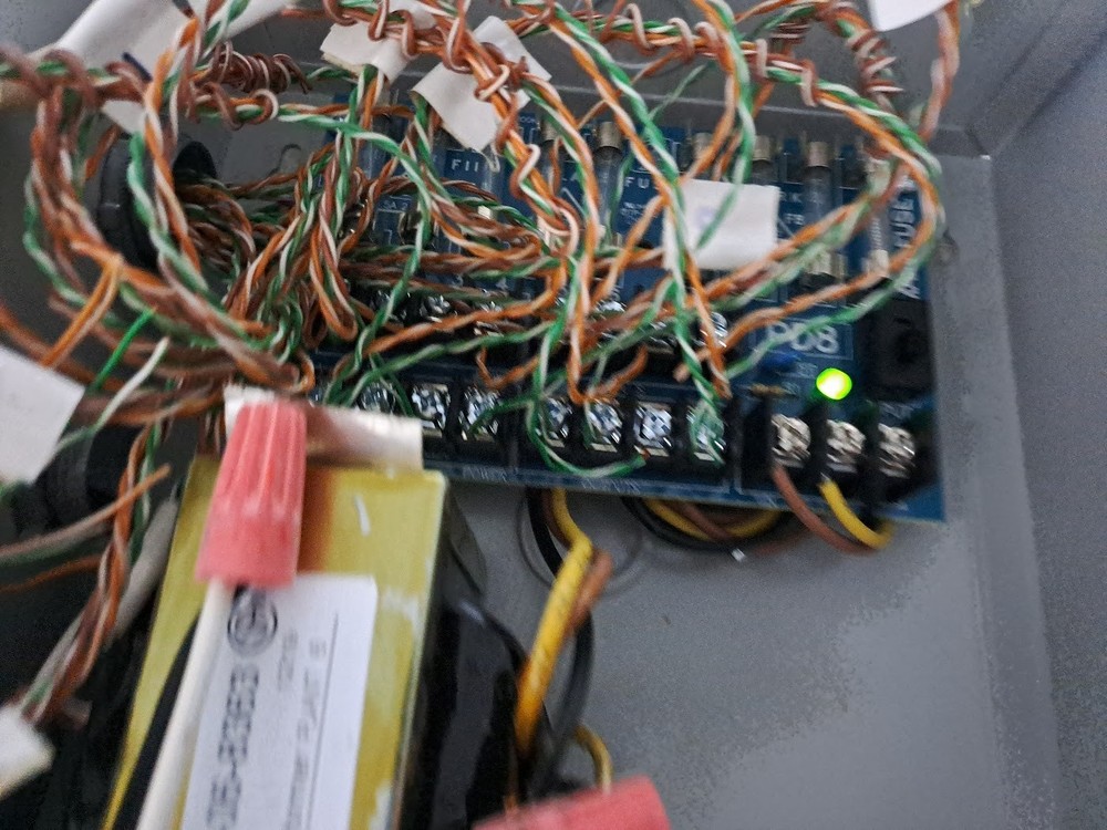 Altronix ALTV1224DC - CCTV Camera & Accessory Power Supply