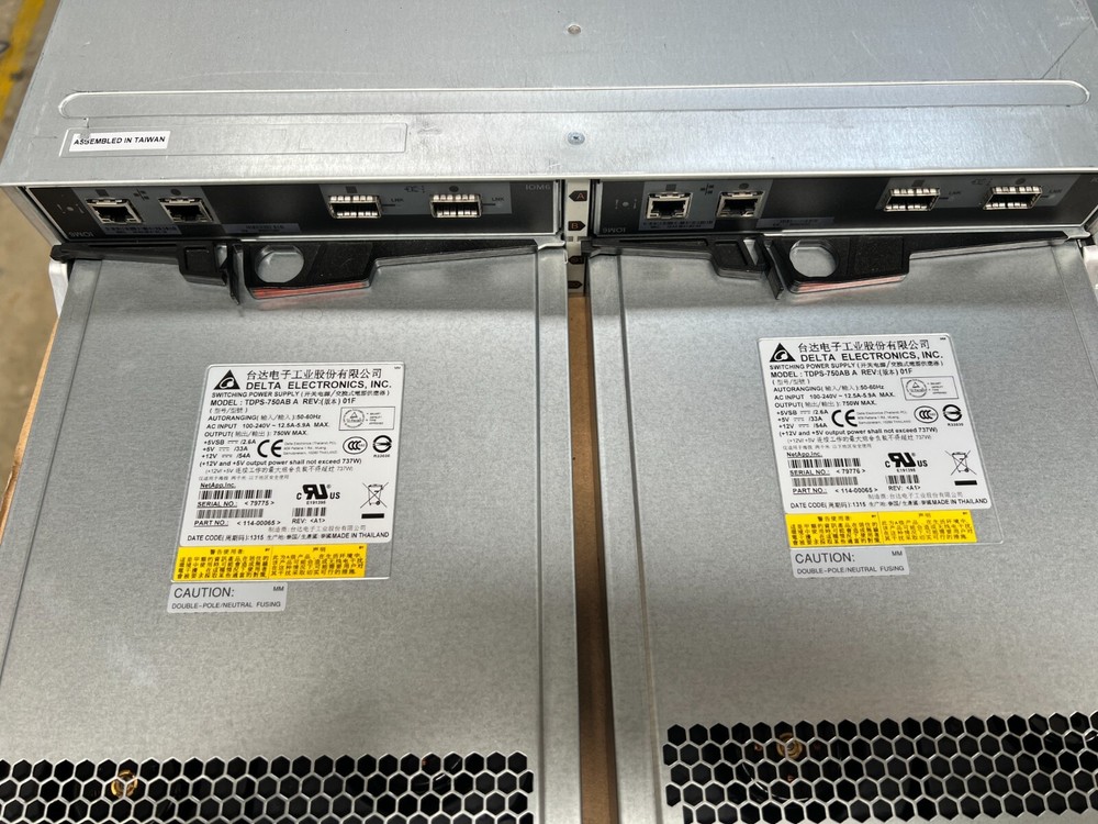 NetApp DS2246 NAJ-1001 Disk Array NO HDDs | 2x IOM6 2x PSU