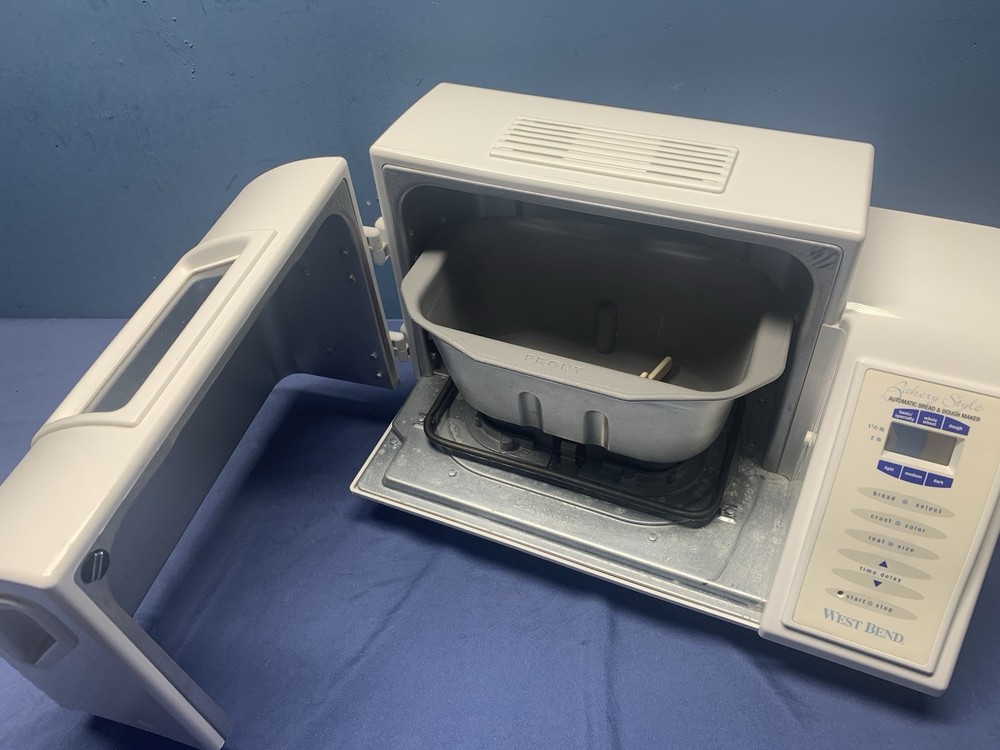 West Bend Bakery Style Automatic Bread Dough Maker 2 Lb Capacity 41085 Made USA