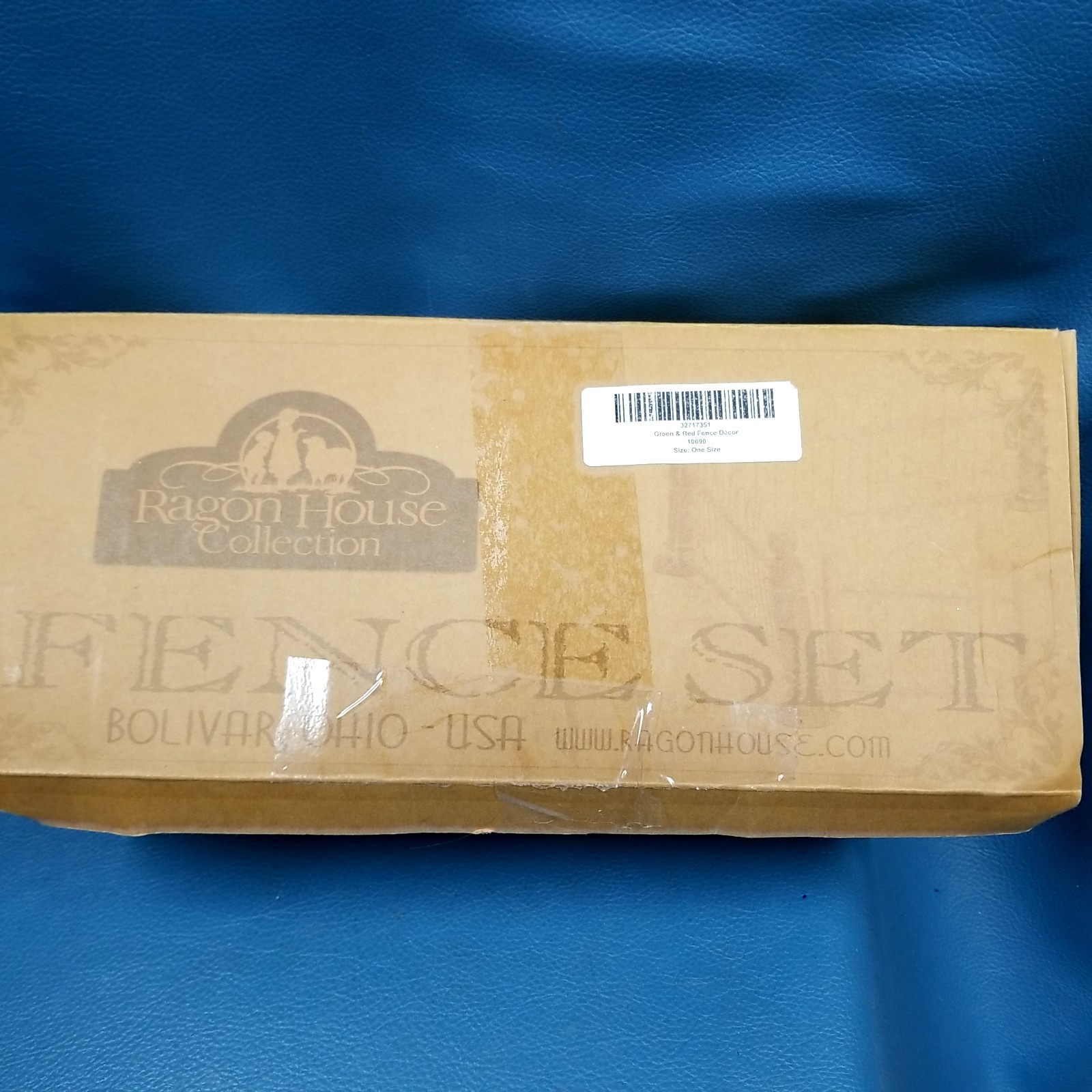 GUC Ragon House Metal Wood Mini Fence Rustic Christmas Decor Set