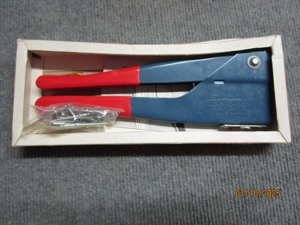 Vintage Swingline Rivet It Model CT2 New