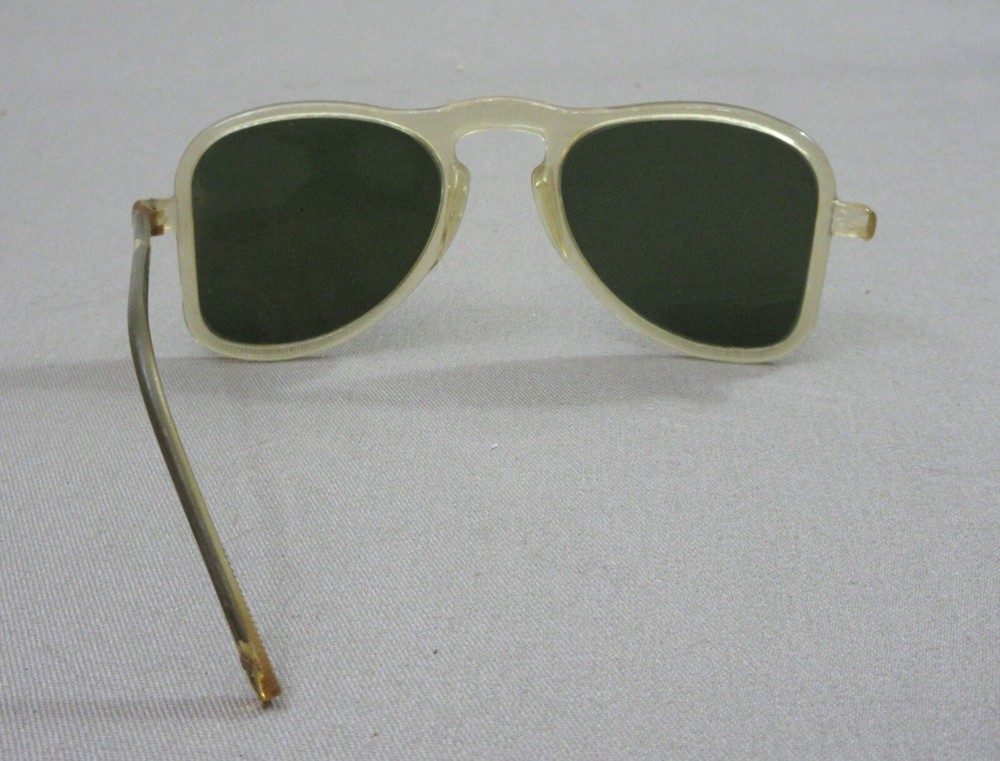 U.S. 1944 marked "Super Solareso" Sunglasses (broken) & Case