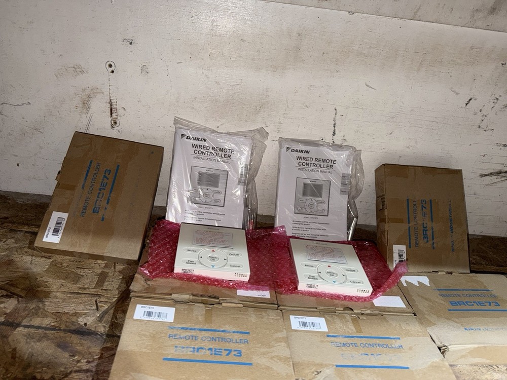 Daikin Industries LTD Remote Controller BRC1E73 New