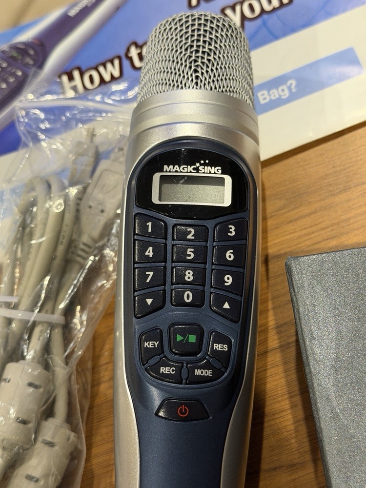 Magic Sing ET13K Wired Karaoke Microphone With Case