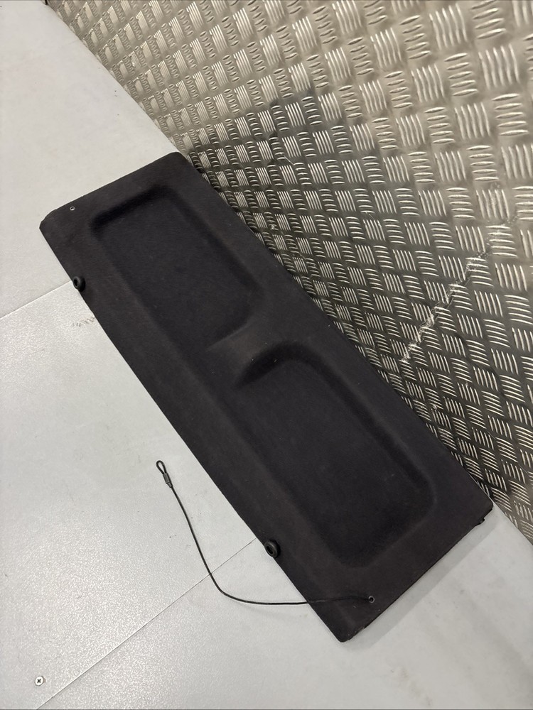 2003-2009 HYUNDAI GETZ PARCEL SHELF / LOAD COVER MISSING ONE STRAP RefB