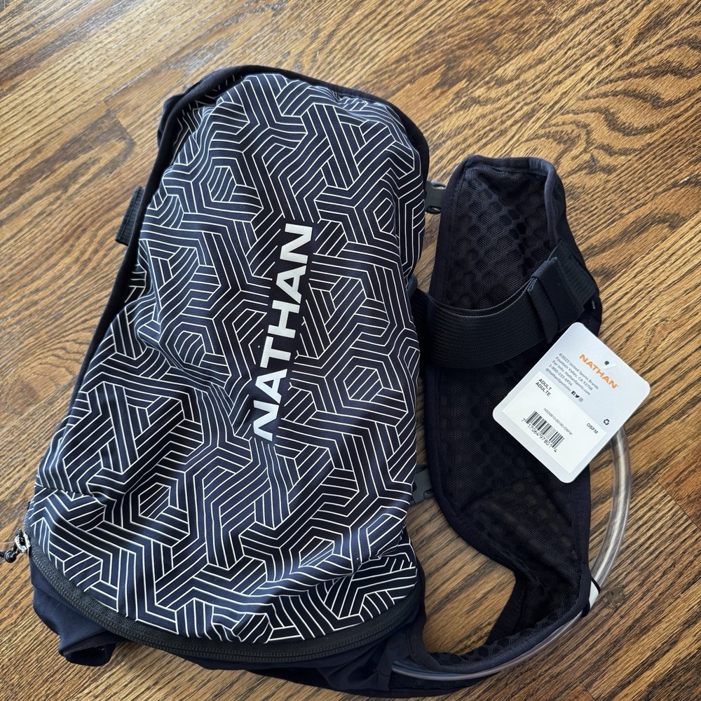 Hypernight QuickStart 3.0 4 Liter Hydration Pack 1.5L Bladder Reflective Nathan