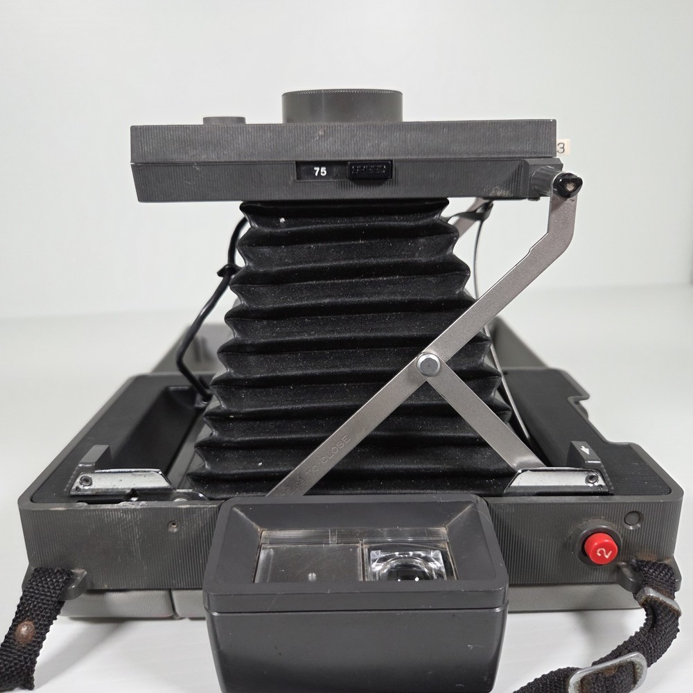 Vintage Polaroid Automatic 210 Land Camera with Model 268 Flash - Untested