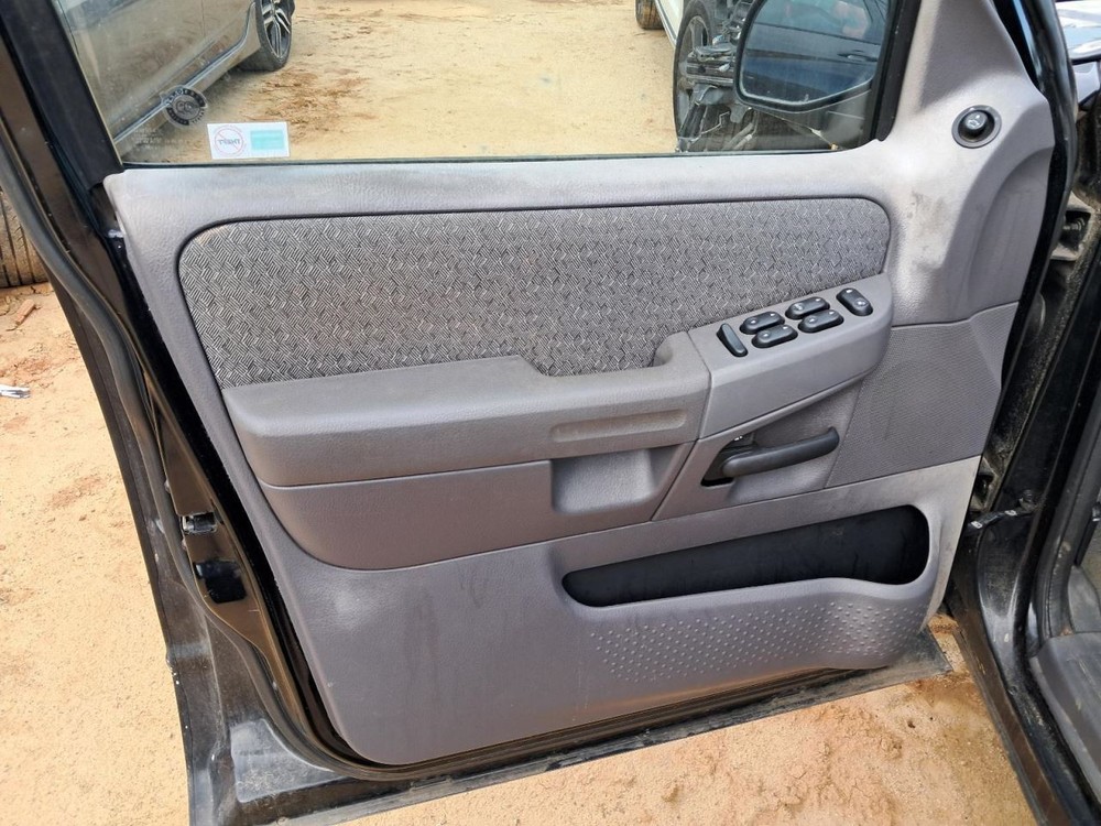 EXPLORER 2003 Glove Box 4838550