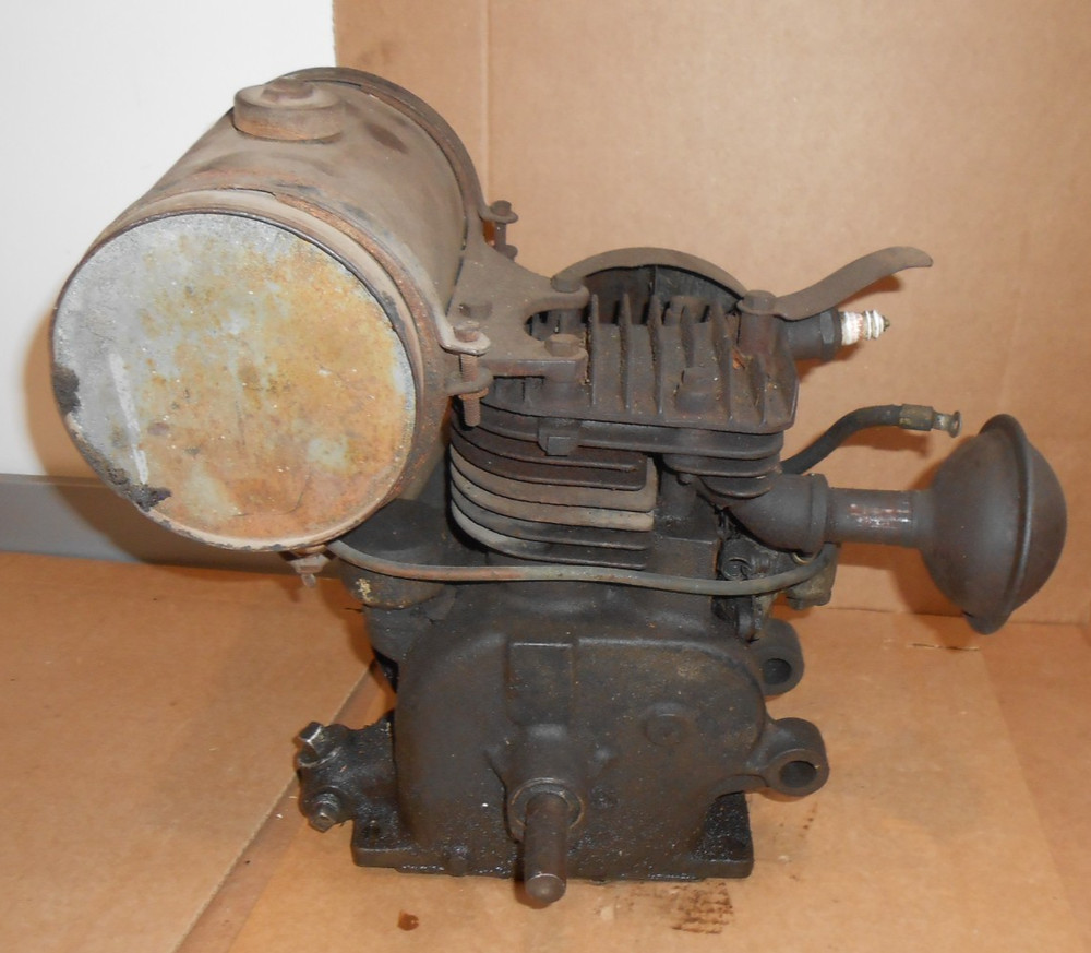 Brigs & Stratton model H engine vintage rope start